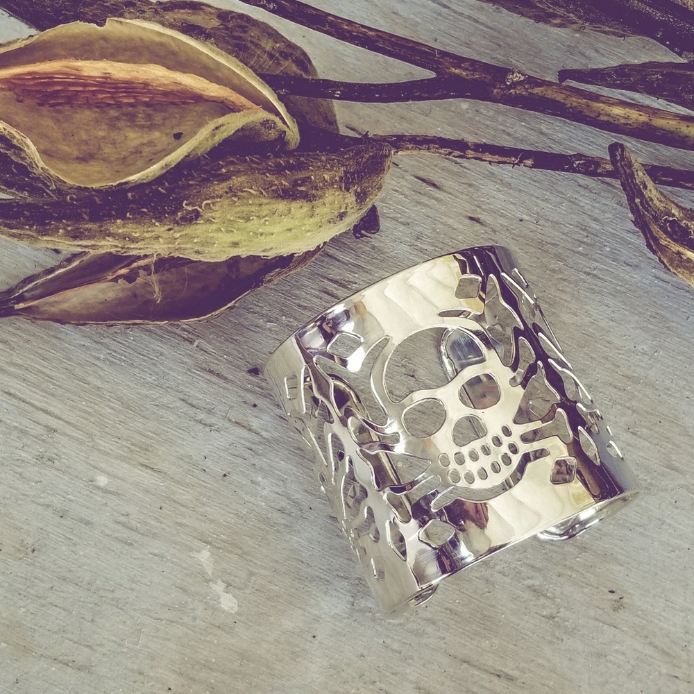 Sterling silver plated on brass skull bracelet
